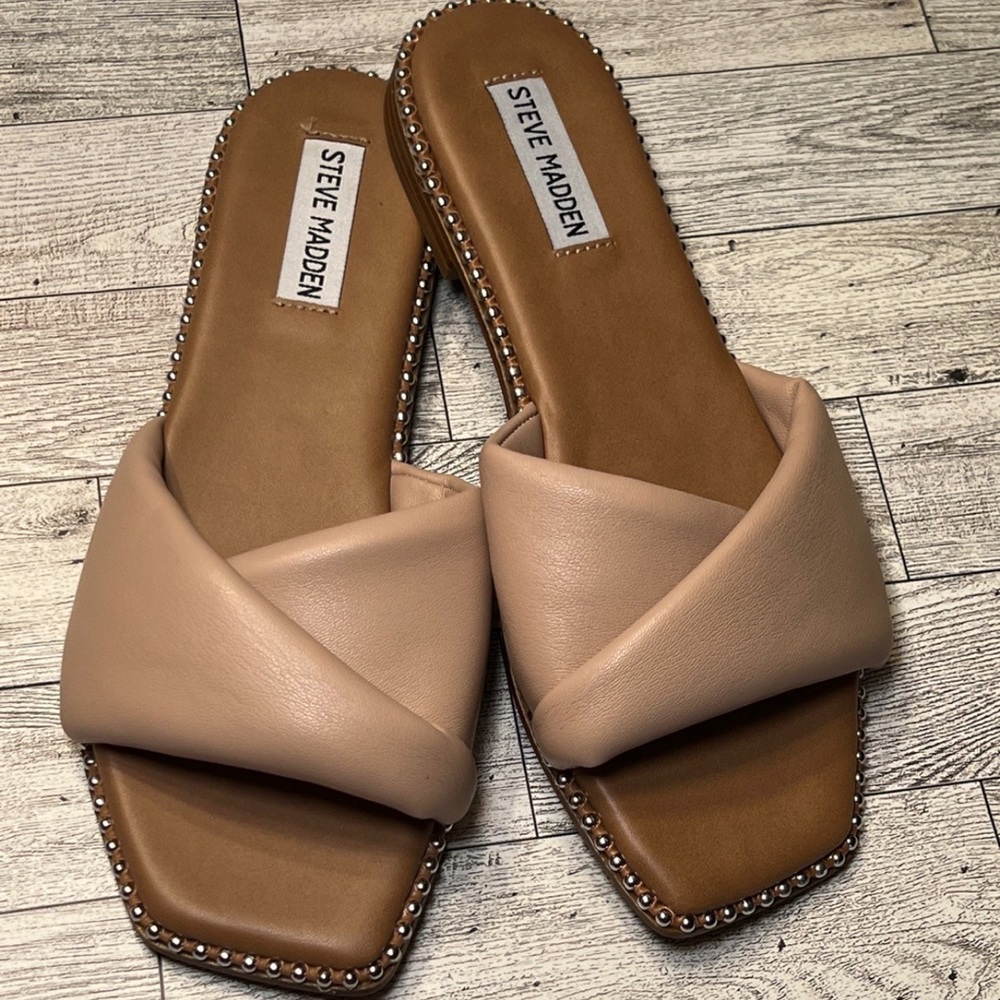 Steve Madden slides